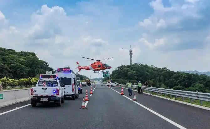 玛曲高速公路汽车救援案例